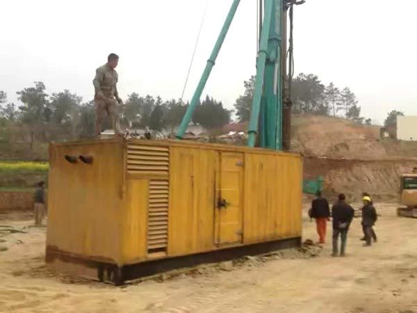 富蕴如何判断水冷式机油散热器密封件是否需要更换？